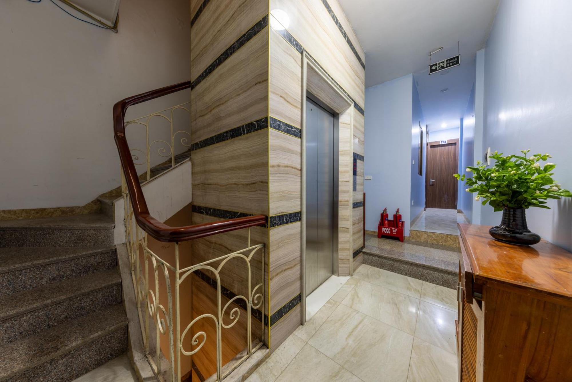 Hanoi Capital House & Travel Exterior photo