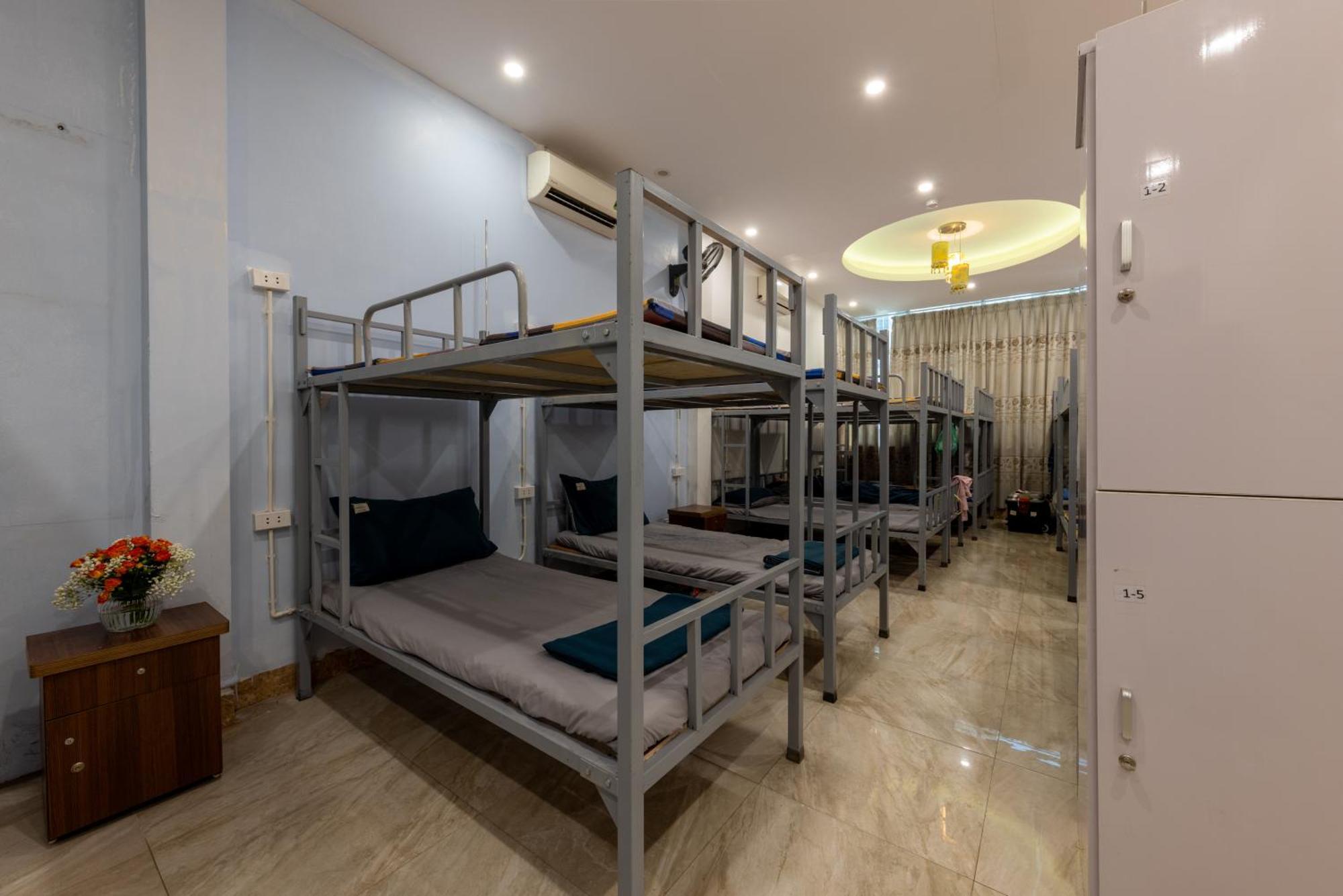 Hanoi Capital House & Travel Exterior photo